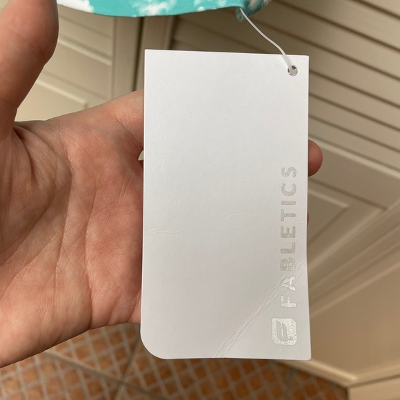 Fabletics Zion Tank with Built in Bra Small/6 BRAND NEW - Picture 6 of 10